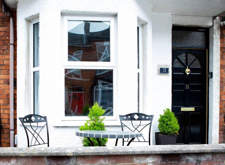 Cheerful 2 Bedroom House In The Heart Of Belfast Exterior foto