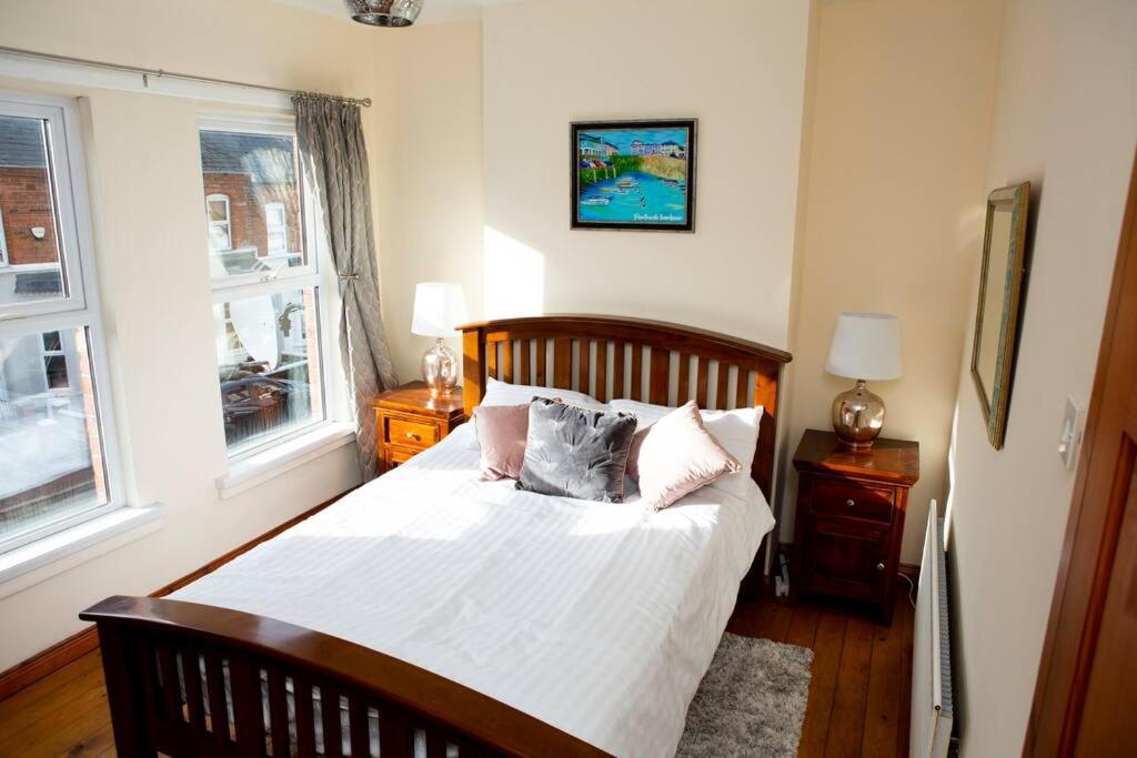 Cheerful 2 Bedroom House In The Heart Of Belfast Exterior foto